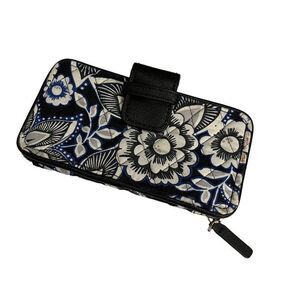 Vera Bradley Snow Lotus
Smartphone RFID Wallet, Black, Blue, White, Grey